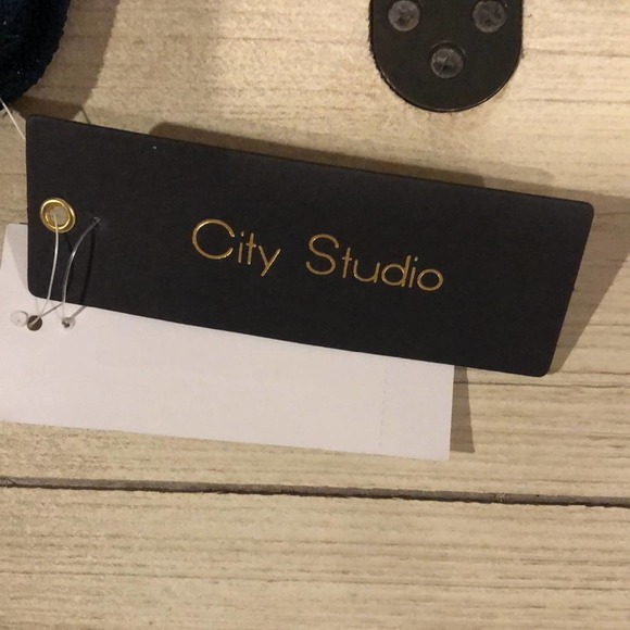 City Studio Womens Green Glitter Long Sleeve V Neck Short Body Con dress… - Picture 15 of 16